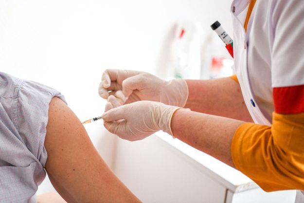 Covid-19 : soupçons de trafic de faux certificats de vaccination contre une infirmière  