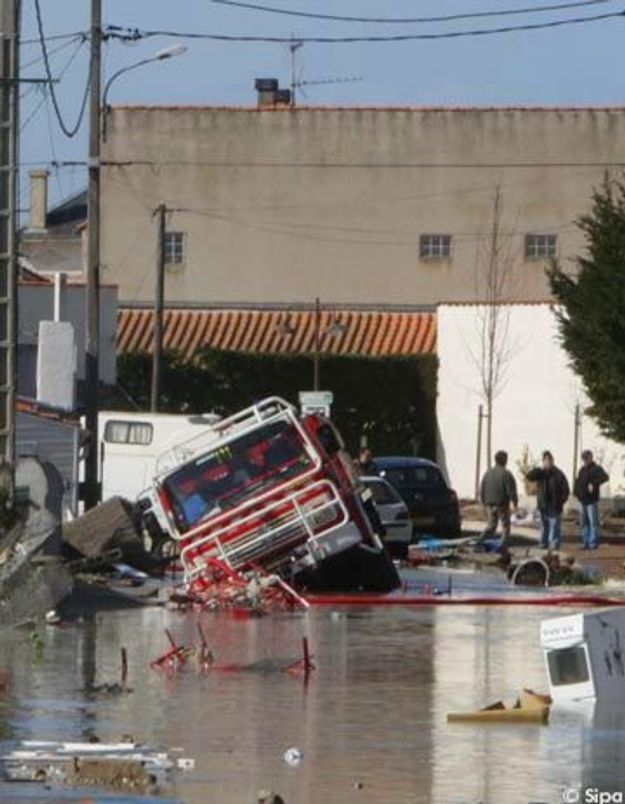 France : 40 morts après le passage de la tempête Xynthia