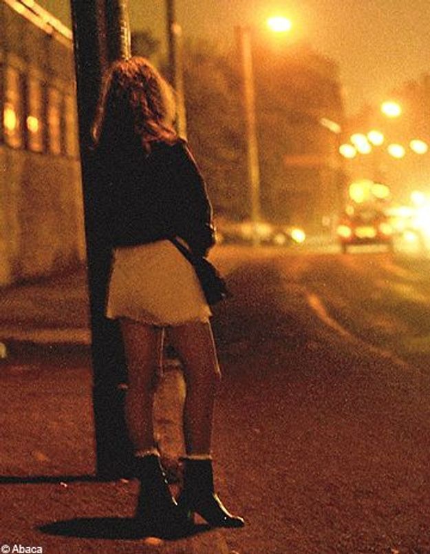La Prostitution Redevient Visible Sur Les Trottoirs Parisiens Elle 7858