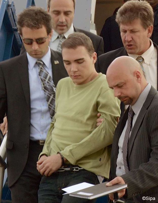 Luka Rocco Magnotta Extrade Vers Le Canada Pour Etre Juge Elle
