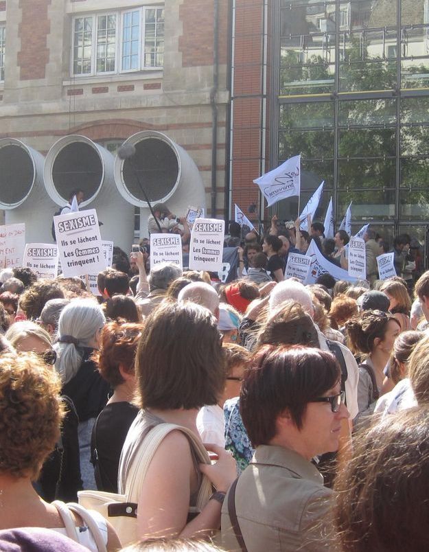 Manifestation féministe contre le sexisme tenu autour de l'affaire DSK