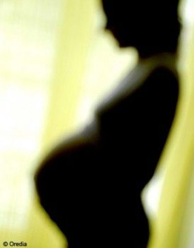 Une femme déjà enceinte, attend un autre enfant 