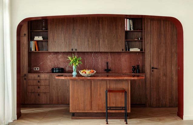 Une maison parisienne sur trois étages réinvente le style Art Déco