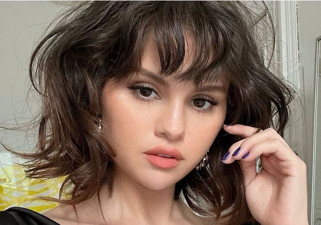 Selena Gomez dévoile sa routine « make up no make up »  