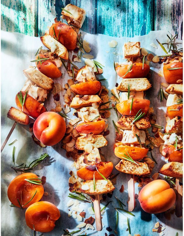 Brochettes d’abricots au nougat et financiers