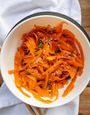 Fan de « retinol salad » ? Voici une salade rapide de carottes au miso bonne pour la santé