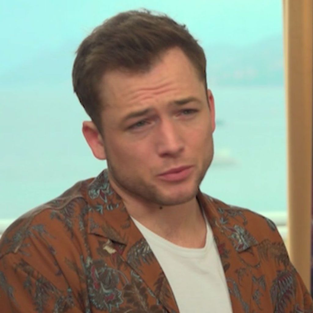 Rocketman La Declaration D Amour De Taron Egerton A Elton John Elle His birthday, what he did before fame, his family life, fun trivia facts, popularity rankings, and more. taron egerton a elton john