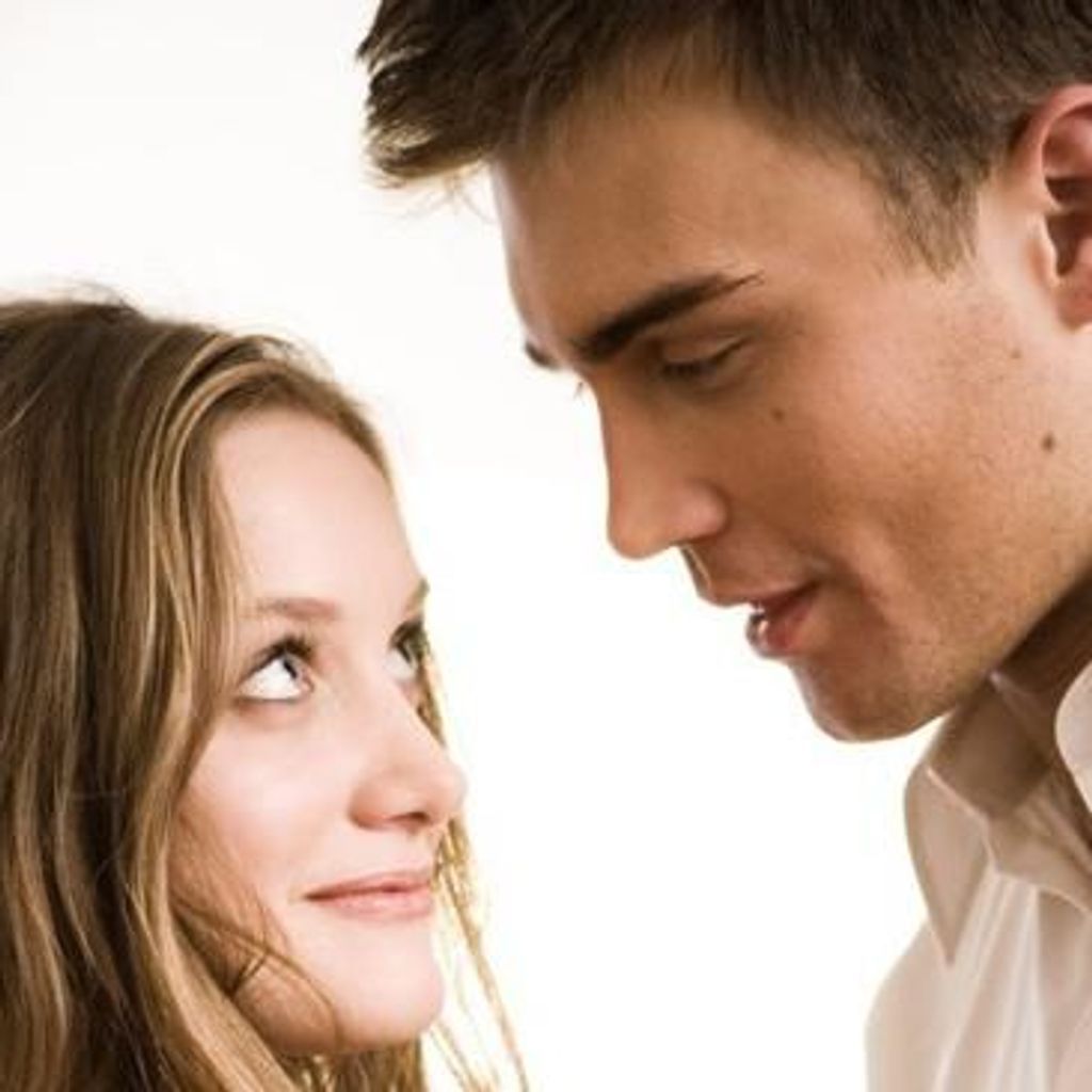 Couple Qui Dit Je T Aime En Premier Elle