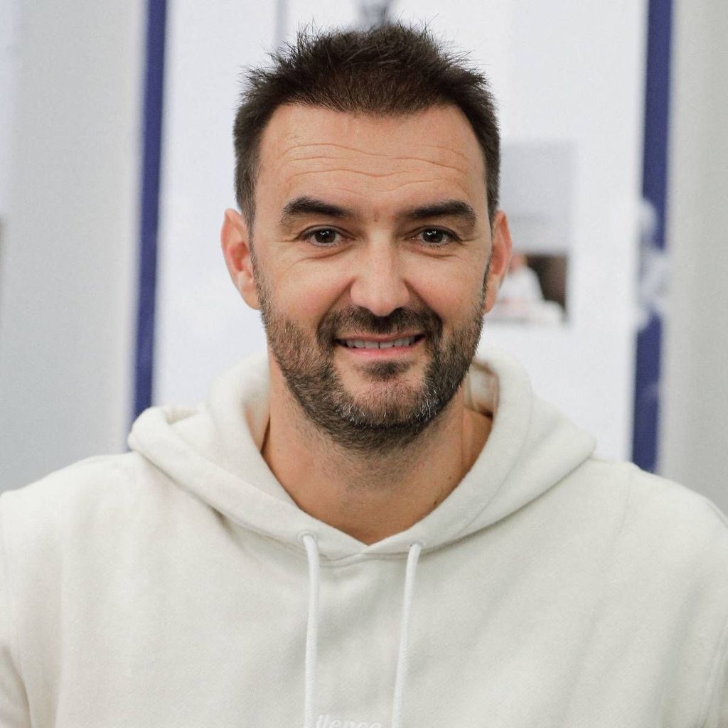 Cyril Lignac Rend Un Vibrant Hommage A Sa Soeur Infirmiere Pendant