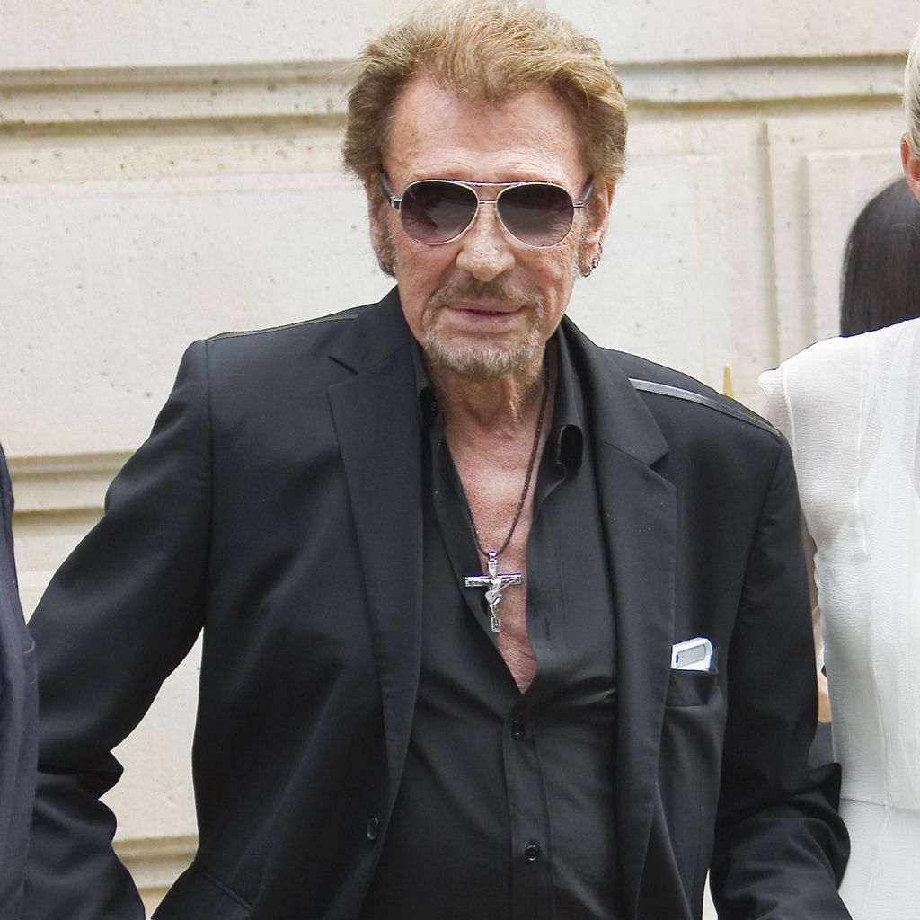 Johnny Hallyday Sorti De L Hopital Il Est De Retour Sur Les Reseaux Sociaux Elle