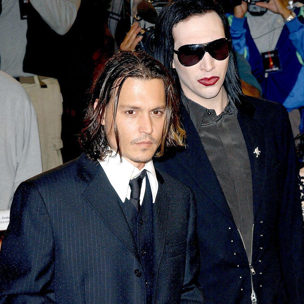 Marilyn Manson Se Confie Sur Son Amitie Avec Johnny Depp Elle Back in 2012, depp joined manson onstage at the revolver golden gods awards to jam 'the beautiful people' and manson's creepy cover of the eurythmics' 'sweet dreams.' marilyn manson se confie sur son amitie
