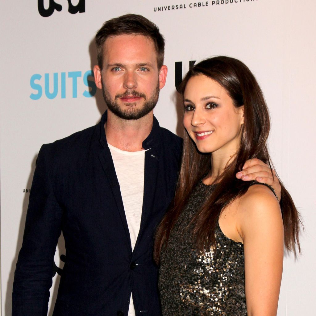 Troian Bellisario La Star De Pretty Little Liars A Epouse Patrick J Adams De Suits Decouvrez Les Photos Du Mariage Elle