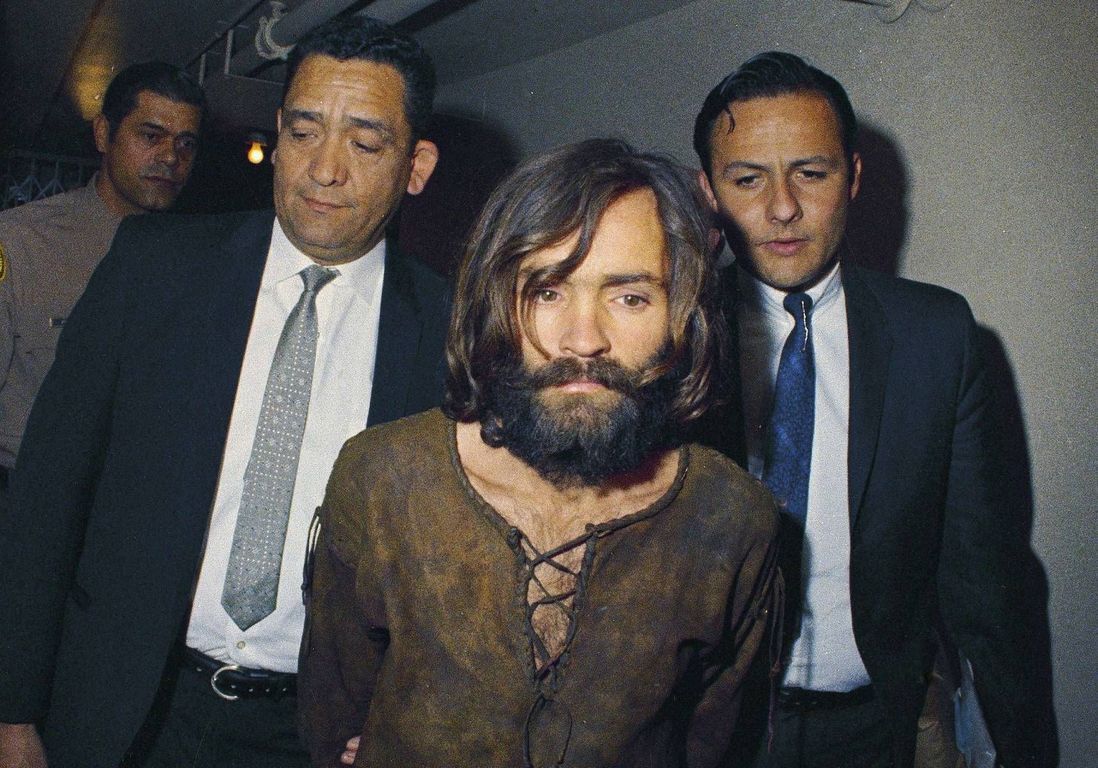 Charles Manson Une Serie Documentaire Sur Le Tueur En Serie Sortira Bientot Elle