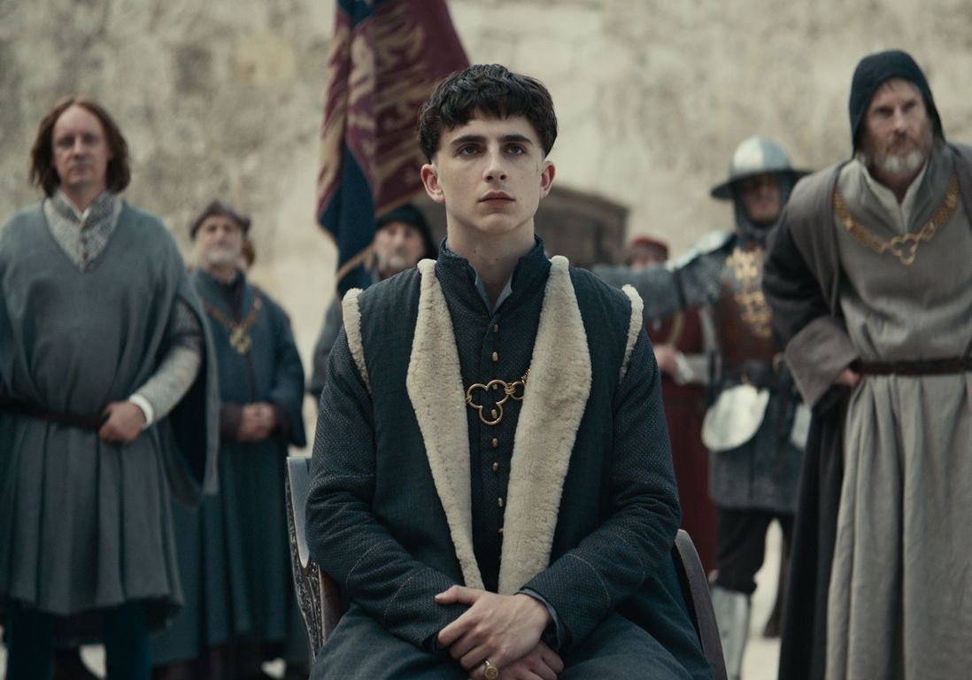 The King Decouvrez Timothee Chalamet Dans La Peau D Un Roi Elle
