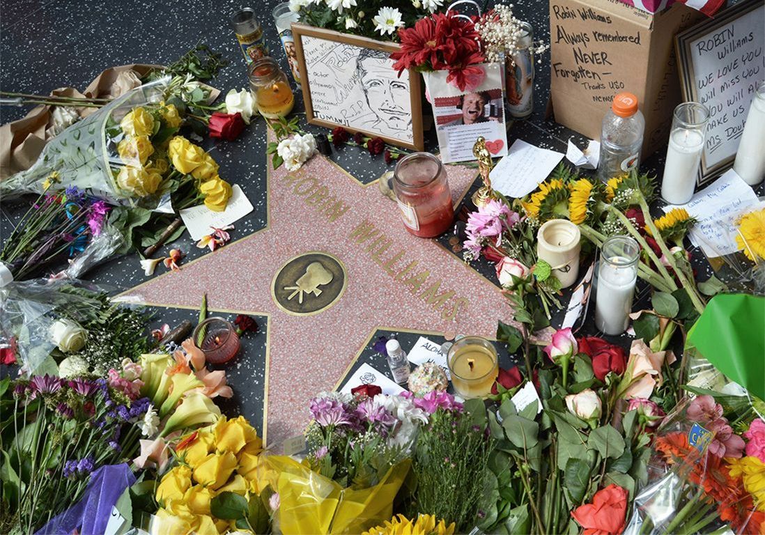 Oui On Peut Se Sentir En Deuil Apres La Mort D Une Celebrite Elle