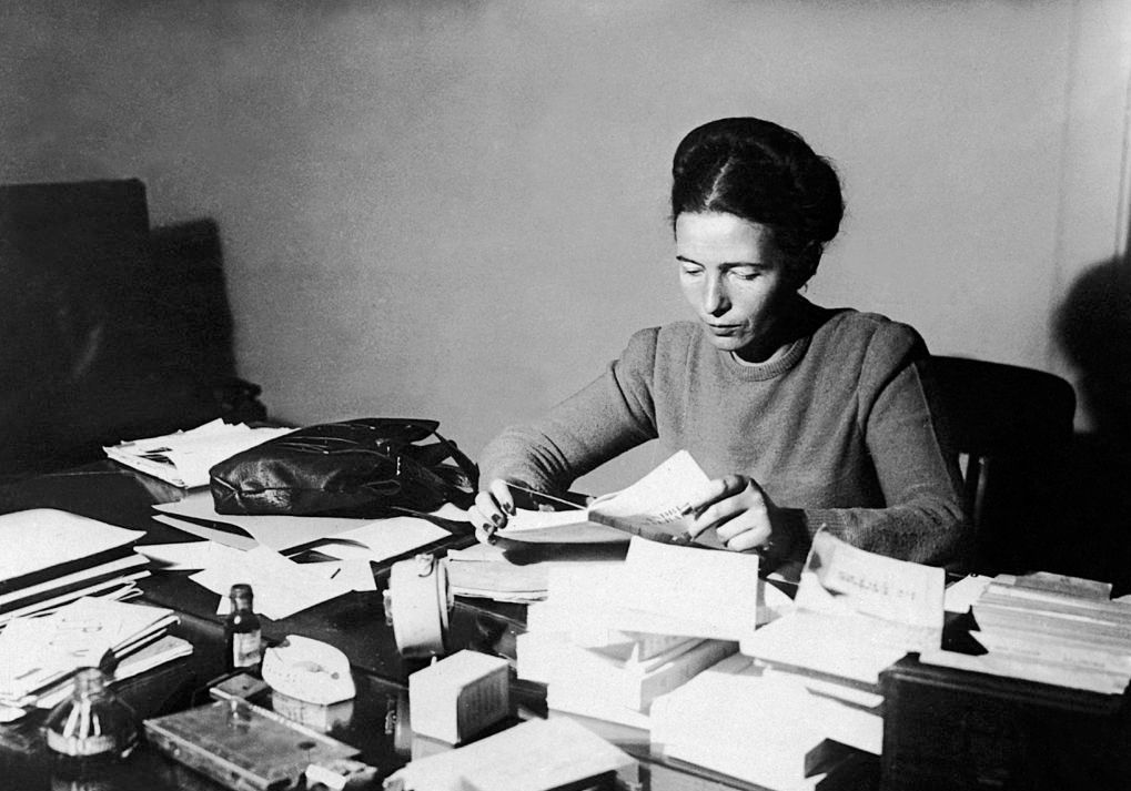 Simone De Beauvoir Pionniere Du Feminisme Moderne Elle