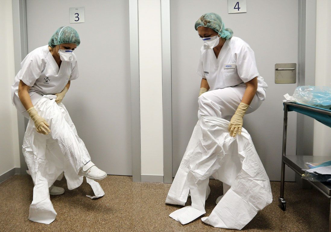 Virus Ebola L Infirmiere Espagnole En Voie De Guerison Elle