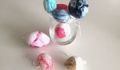 À tester : la décoration haute en couleurs des œufs de Pâques marbrés 