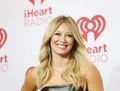 Hilary Duff opte pour une nouvelle coloration : le blue cotton candy 