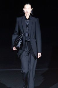 La Derniers Défilés Elle Mode De MarqueSes BalenciagaL'histoire 8nX0OkwP