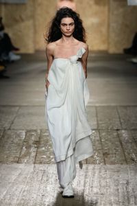Défilé Moschino Prêt à porter Printemps-Eté 2025