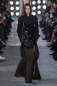 Défilé Sacai Prêt à porter Automne-Hiver 2025-2026