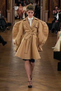 Défilé VIKTOR & ROLF Haute Couture Printemps-Eté 2025