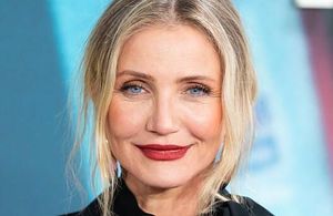 Splendide, Cameron Diaz s’affiche avec une mise en beauté ultra glamour sur le tapis rouge