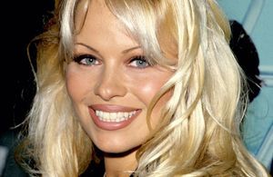 Voilà comment reproduire la coupe iconique de Pamela Anderson 