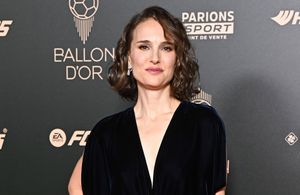 À son tour, Natalie Portman succombe à la coupe la plus tendance de la saison 