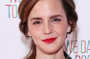 Cheveux : Emma Watson renoue avec son emblématique coupe courte 