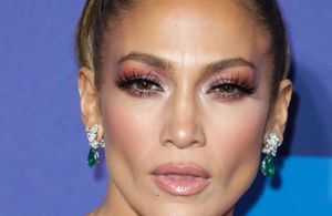 Jennifer Lopez opte pour une coiffure des années 70 sur Instagram