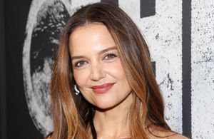 Katie Holmes plus lumineuse que jamais avec sa nouvelle couleur 