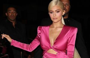 Kylie Jenner a mis 2 jours pour teindre la chevelure blonde affichée lors de ses 21 ans