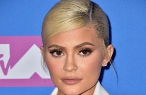 Kylie Jenner dévoile sa vraie chevelure pour la première fois