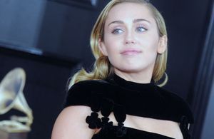 Miley Cyrus fait renaître la coiffure culte post-rupture de Lady Diana 
