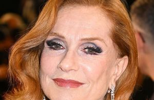 Comment reproduire le cat-eyes audacieux d’Isabelle Huppert, à Cannes ?
