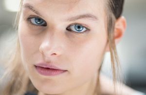 Regard couture : Dior dévoile la plus belle façon de porter l’eyeliner cette saison 