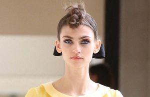 Rubans et tresses : Chanel jette son dévolu sur des coiffures bohèmes pour son défilé Haute Couture 