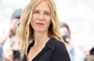 Cannes 2022 : Sandrine Kiberlain radieuse pour le photocall de « Chronique d’une liaison passagère »