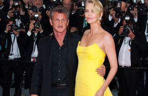 Sean Penn et Charlize Theron illuminent la montée des marches de "Mad Max : Fury Road"