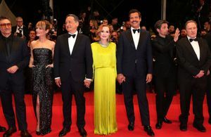 Cannes 2025 : Isabelle Huppert, Marina Foïs… Le tapis rouge élégant de « La femme la plus riche du monde »
