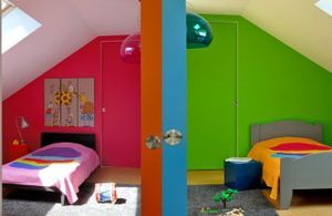 Une chambre d'enfant colorée