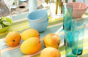 Vaisselle d’été : 50 idées pour dresser sa table de vacances