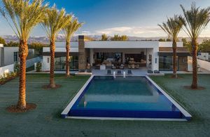 Kourtney Kardashian : sa nouvelle villa moderne à Palm Springs