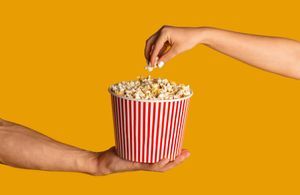 De Khloé Kardashian à Meghan Markle, les célébrités se lancent dans le business du pop-corn