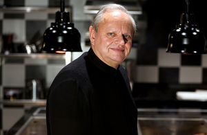 Le monde de la gastronomie rend hommage au chef Joël Robuchon