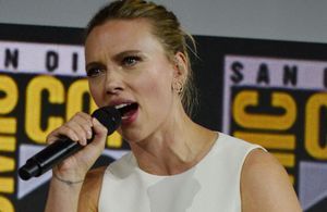 Iron Man 2 : Scarlett Johansson critique l’hypersexualisation de son personnage 