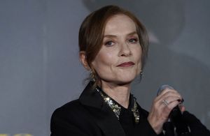 Isabelle Huppert : l’actrice va retrouver François Ozon, vingt ans après « Huit Femmes »