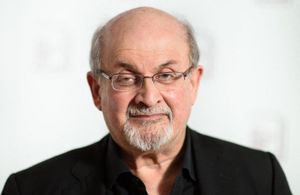 Salman Rushdie : « L’Amérique ressemble à Joe Biden autant qu’elle ressemble à Donald Trump ! »